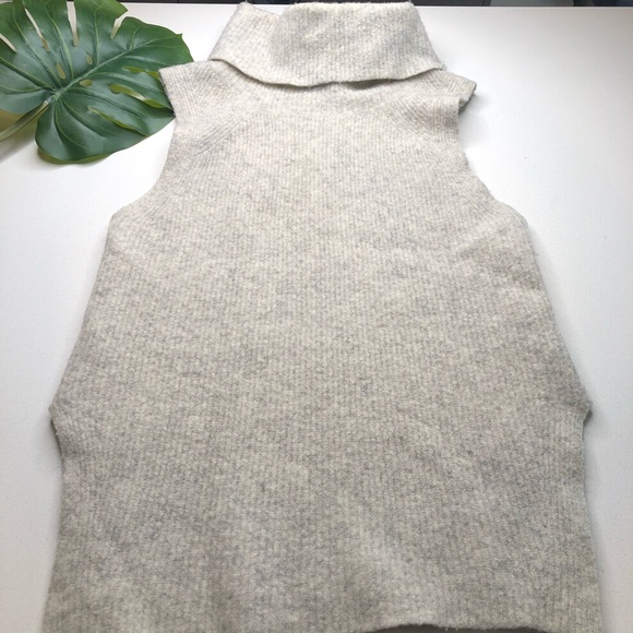 Community Topeka Sleeveless Turtleneck - Picture 3 of 8